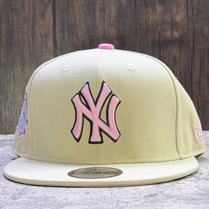 New York Yankees NewEra 9Fifty Wide Brim Hibiscus Side Patch Beige Pink Lavender